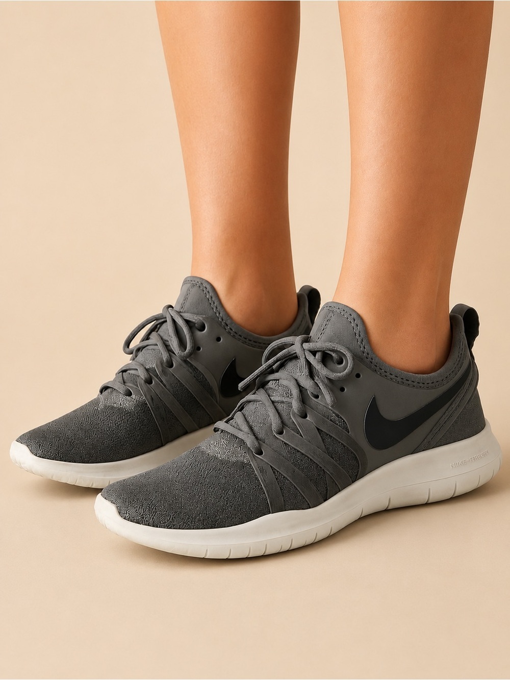 Nike‎ Gray Women's Sneakers, size 8